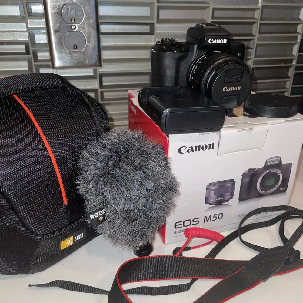 Canon EOS M50